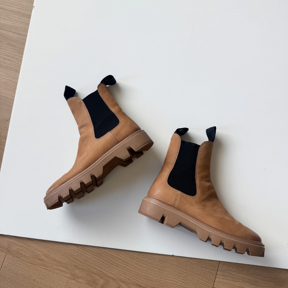 Rag & Bone Shiloh Tan Leather Lug Sole Chelsea Boots Size 38/7.5 Ankle